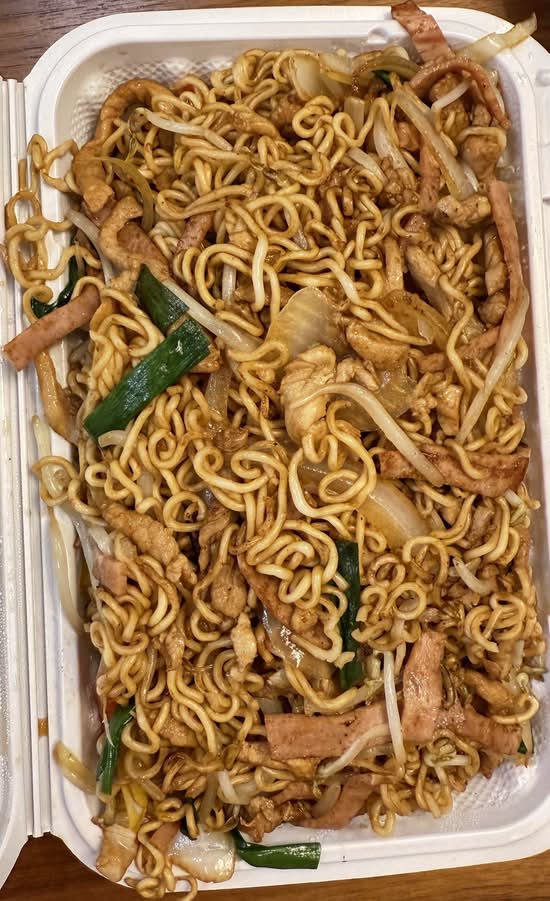 Assorted Meat Fried Instant Noodle 三絲炒公仔麵